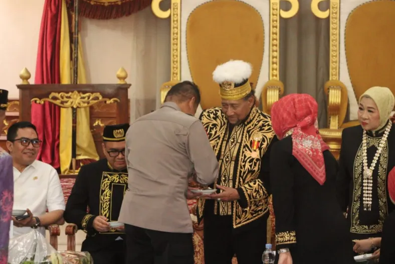 Pererat Sinergi Adat dan Polri, Kabid Propam Polda Kaltim Hadiri Syukuran Milad ke-75 Sultan Kutai Kartanegara
