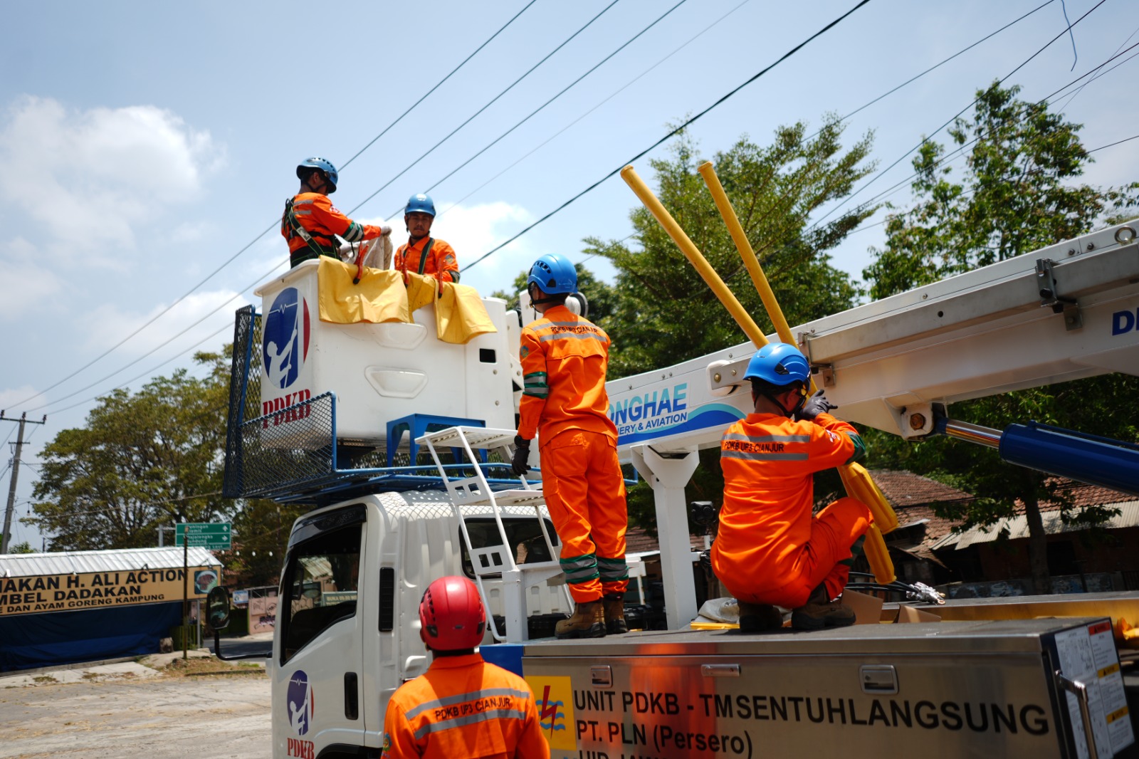 PLN UID Jabar Jaga Keandalan Listrik di Kuningan, 222 Personel Bergerak Serentak