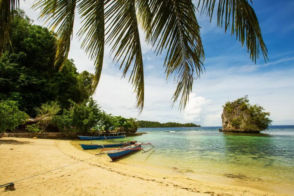 Wisata Alam untuk Keluarga di Sulawesi Tengah, 15 Destinasi Pilihan