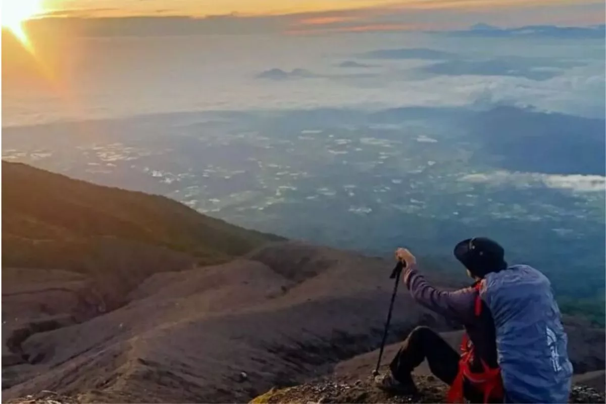 Syarat Mendaki Gunung Marapi Sumbar untuk Para Pendaki