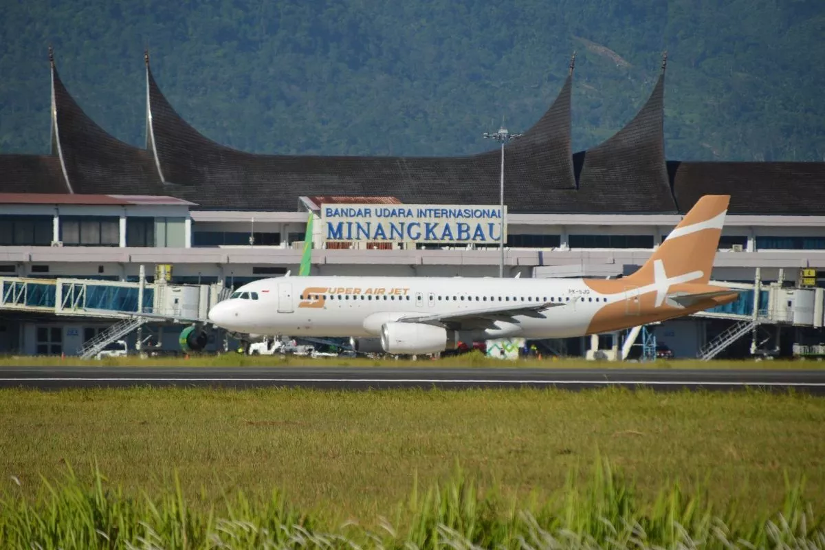 Bandara Internasional Minangkabau Fasilitas dan Panduan Layanan
