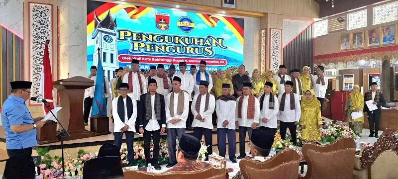 Wali Kota Bukittinggi Kukuhkan Pengurus IKTR Periode 2026–2030