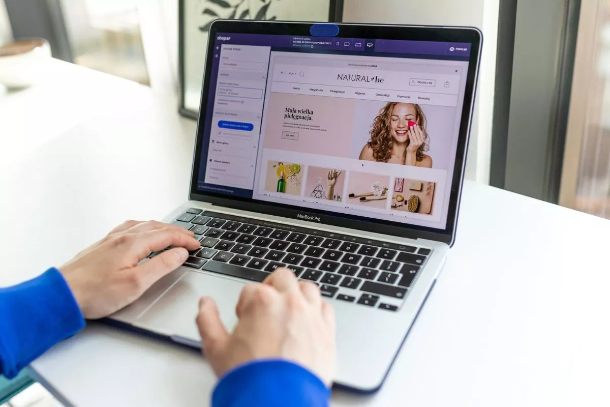 15 Tools Terbaik untuk Bisnis Online: Hemat Waktu dan Biaya