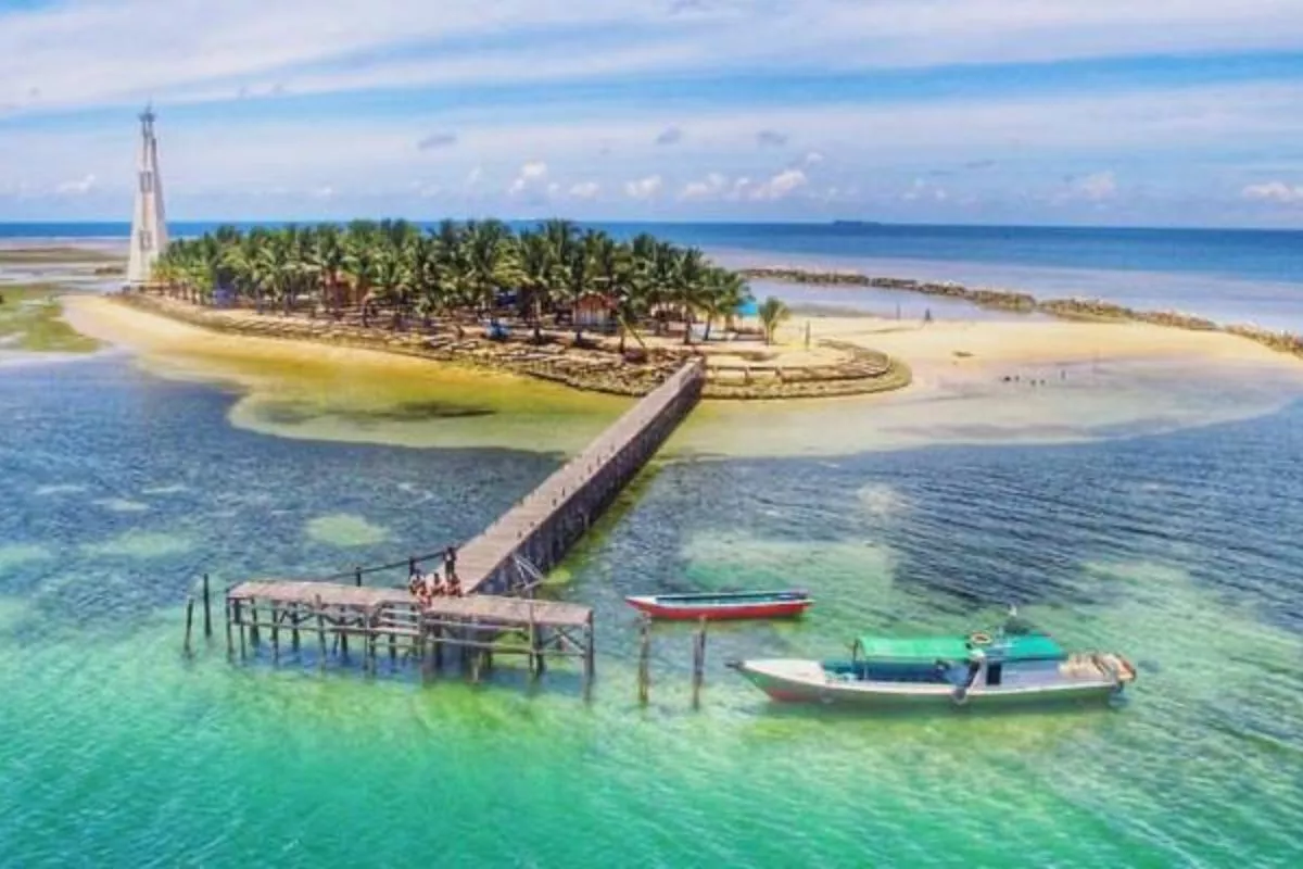 Liburan Tenang, 5 Pantai Sepi di Kalimantan Timur