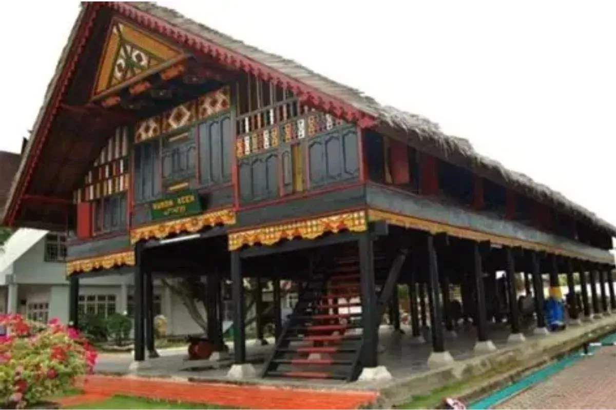 Rumoh Aceh dan Filosofinya: Warisan Arsitektur yang Kaya Makna