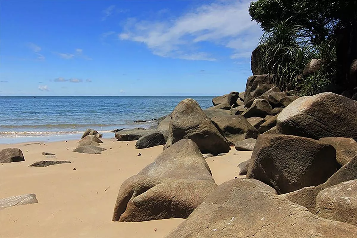 Belum Terlalu Ramai, Ini 5 Pantai di Kalimantan Utara Cocok untuk Healing