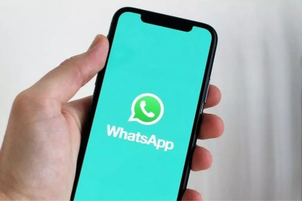WhatsApp Sering Keluar Sendiri? Ini Penyebab dan 10 Cara Mengatasinya