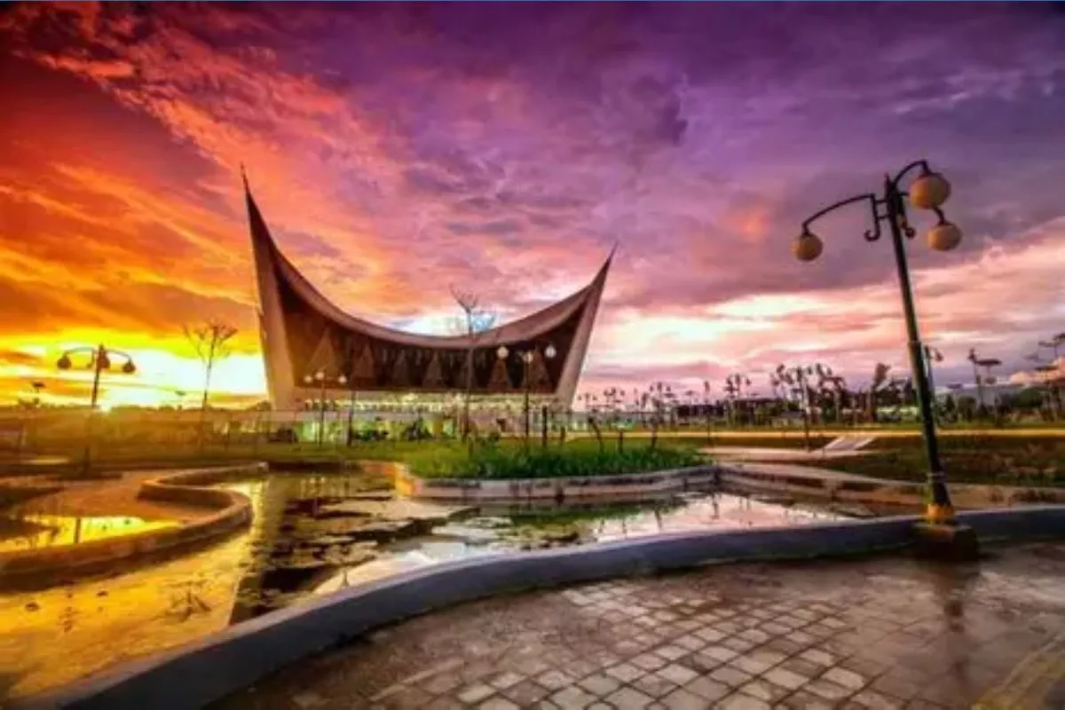 10 Destinasi Tempat Wisata SumBar (Sumatera Barat), Wajib Dikunjungi!