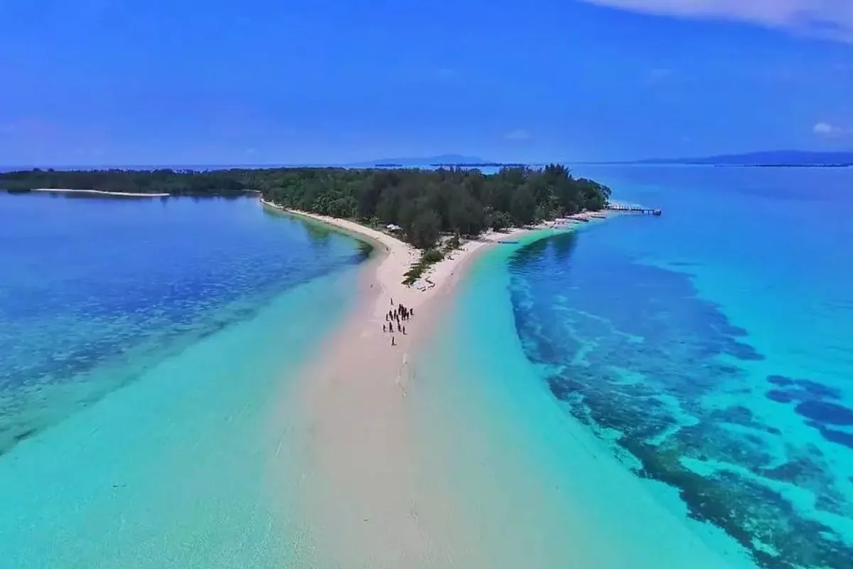 Pulau Morotai, Saksi Bisu Perang Dunia II yang Kini Jadi Surga Tropis