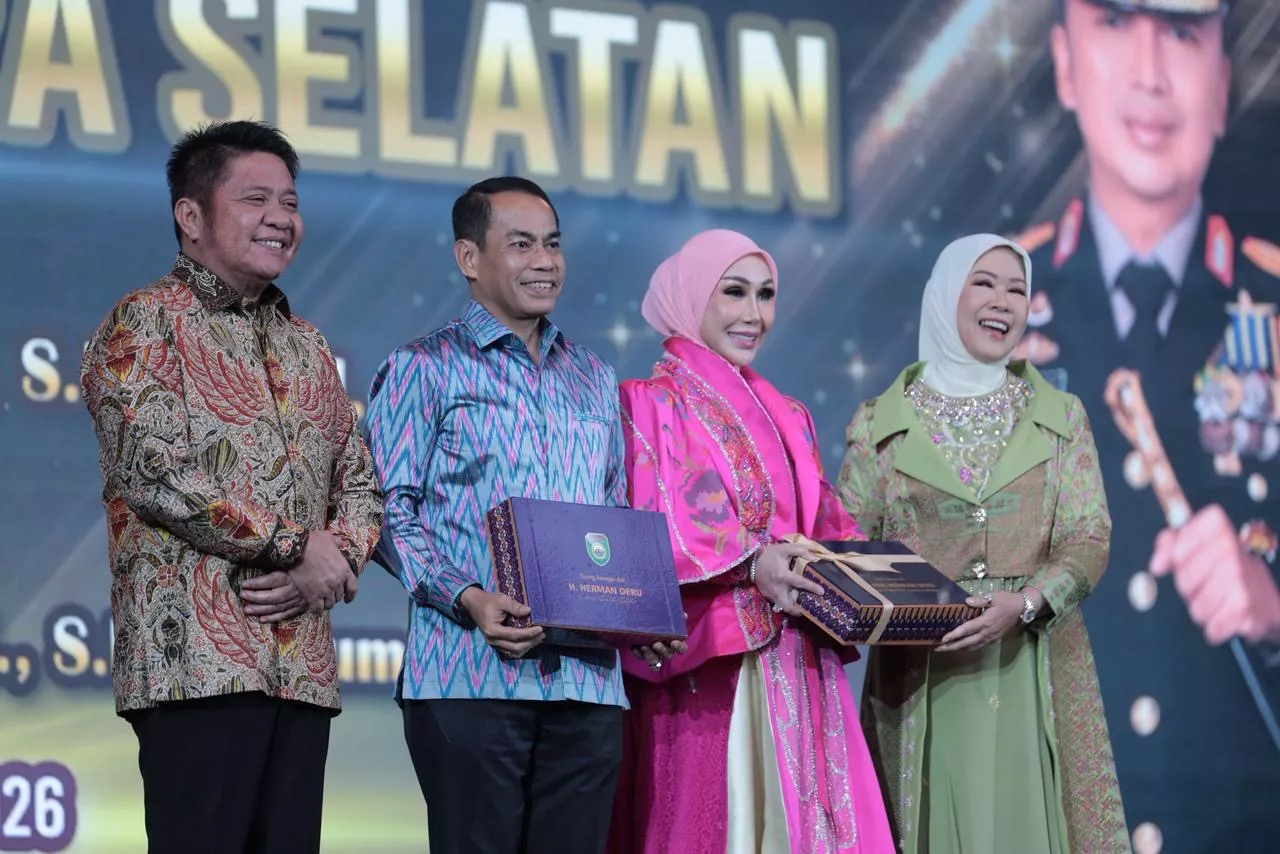 Gubernur Herman Deru Lepas Irjen Pol Andi Rian dan Sambut Irjen Pol Sandi Nugroho sebagai Nakhoda Baru Polda Sumsel