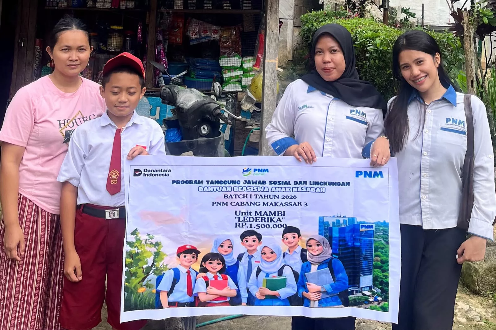 PNM Hadir di Pelosok, Menguatkan Usaha Kecil Ibu Lederika yang Menopang Keluarga di Mamasa