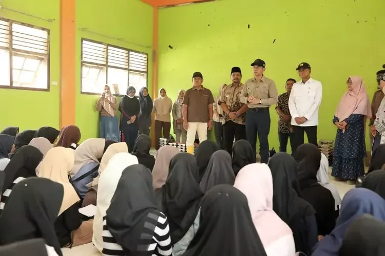 Tinjau Sekolah Terdampak Bencana di Aceh Tamiang, Menko AHY Tegaskan Komitmen Pemulihan Infrastruktur Pendidikan