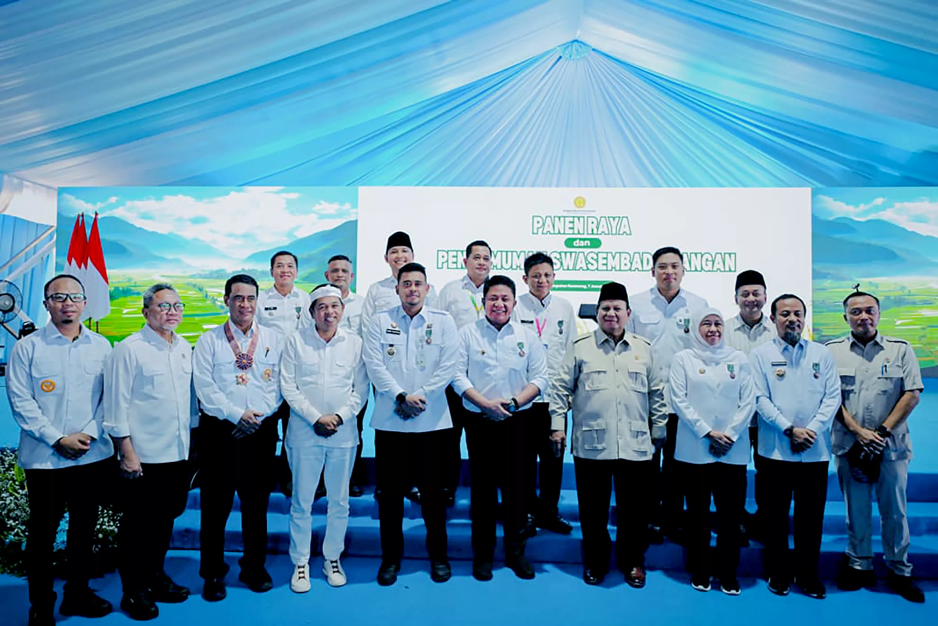 Kontribusi Sumut pada Swasembada Pangan, Gubernur Bobby Nasution Terima Satya Lencana Wirakarya