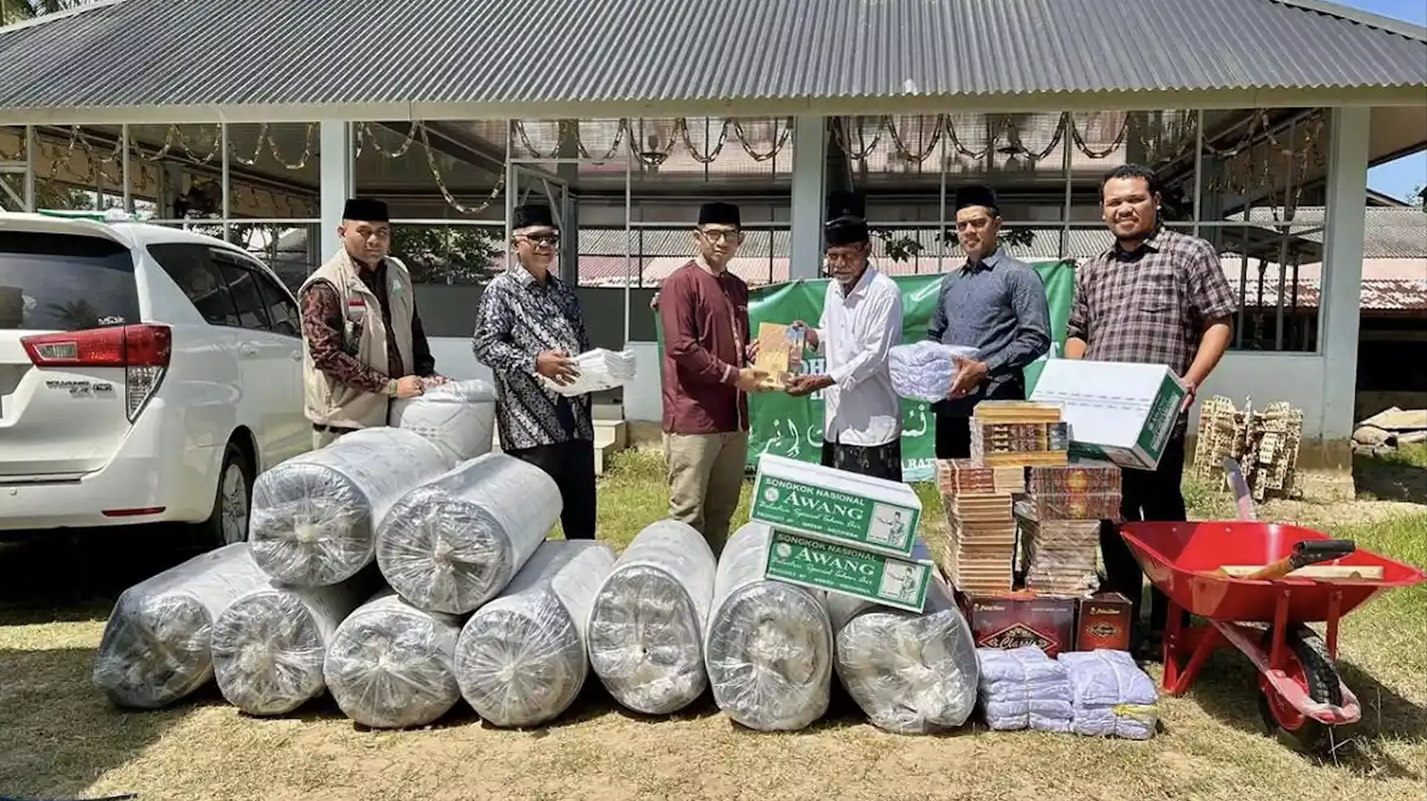 Pemerintah Aceh Serahkan Bantuan bagi Dayah Terdampak Bencana di Aceh Utara