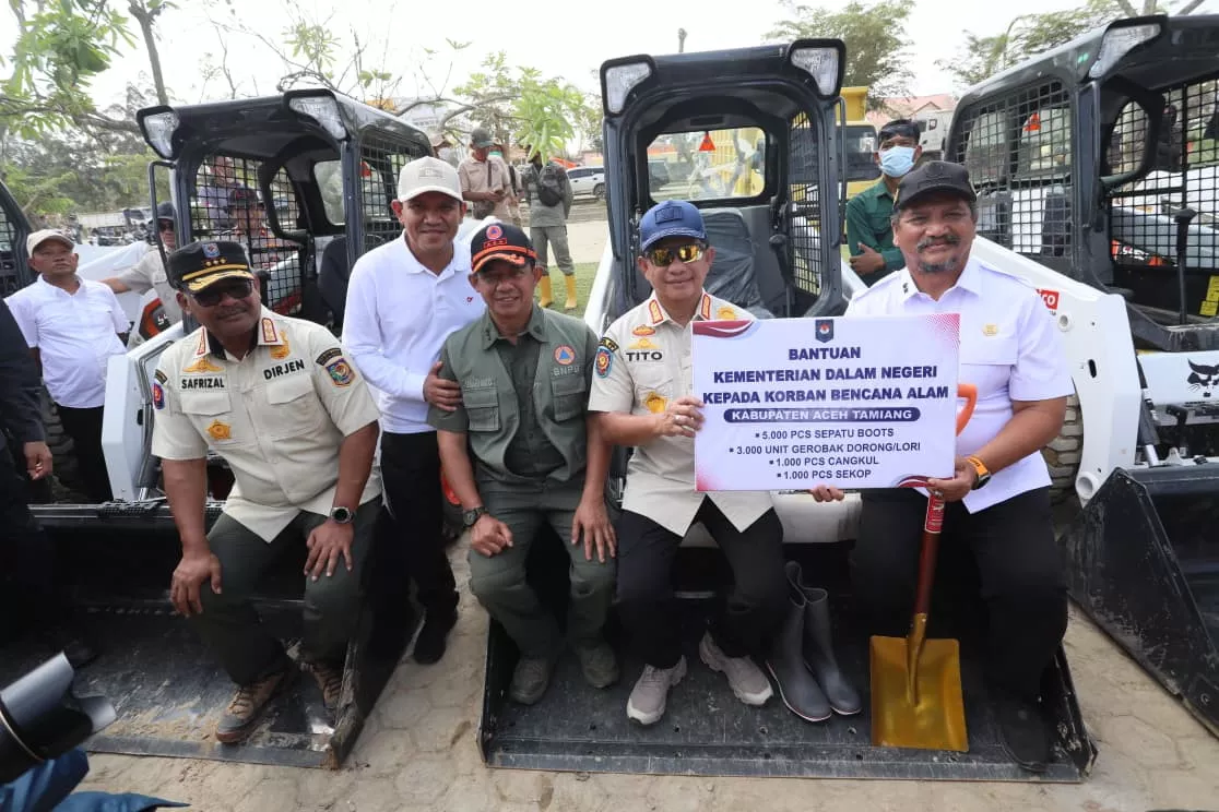 Tito Karnavian Salurkan Bantuan Terpadu untuk Percepat Pemulihan Aceh Tamiang