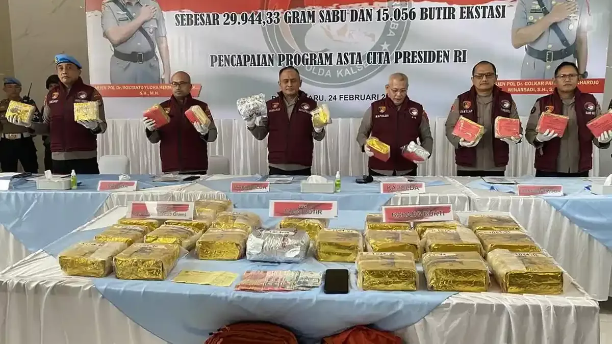 Penangkapan IW di Hotel Banjarmasin: Bawa 30 Kg Sabu dan 15 Ribu Ineks