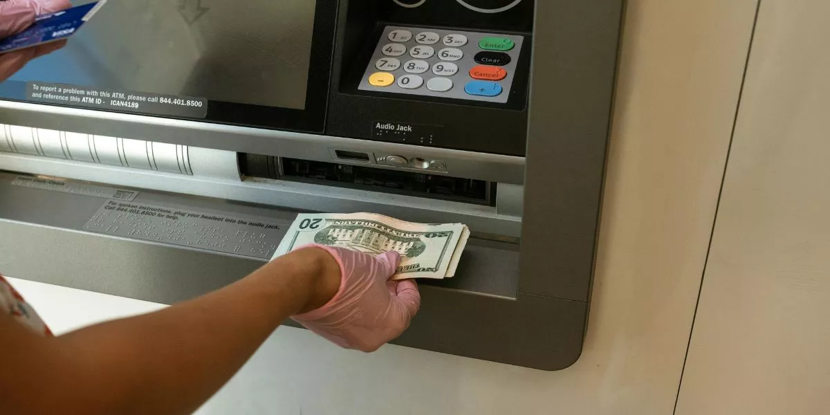 ATM Terblokir, Transferan Masuk? Ini Jawabannya