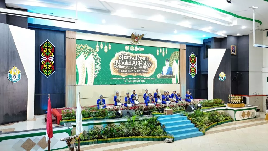 Gema Sholawat di Kampus Hijau: UIN Palangka Raya Sambut Ratusan Pelajar di Festival Syair Maulid
