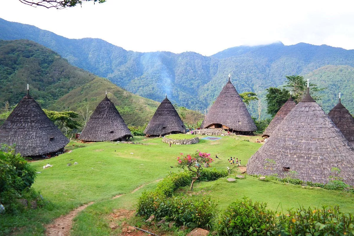 Kampung Adat Wae Rebo, Desa di Atas Awan Warisan Budaya UNESCO