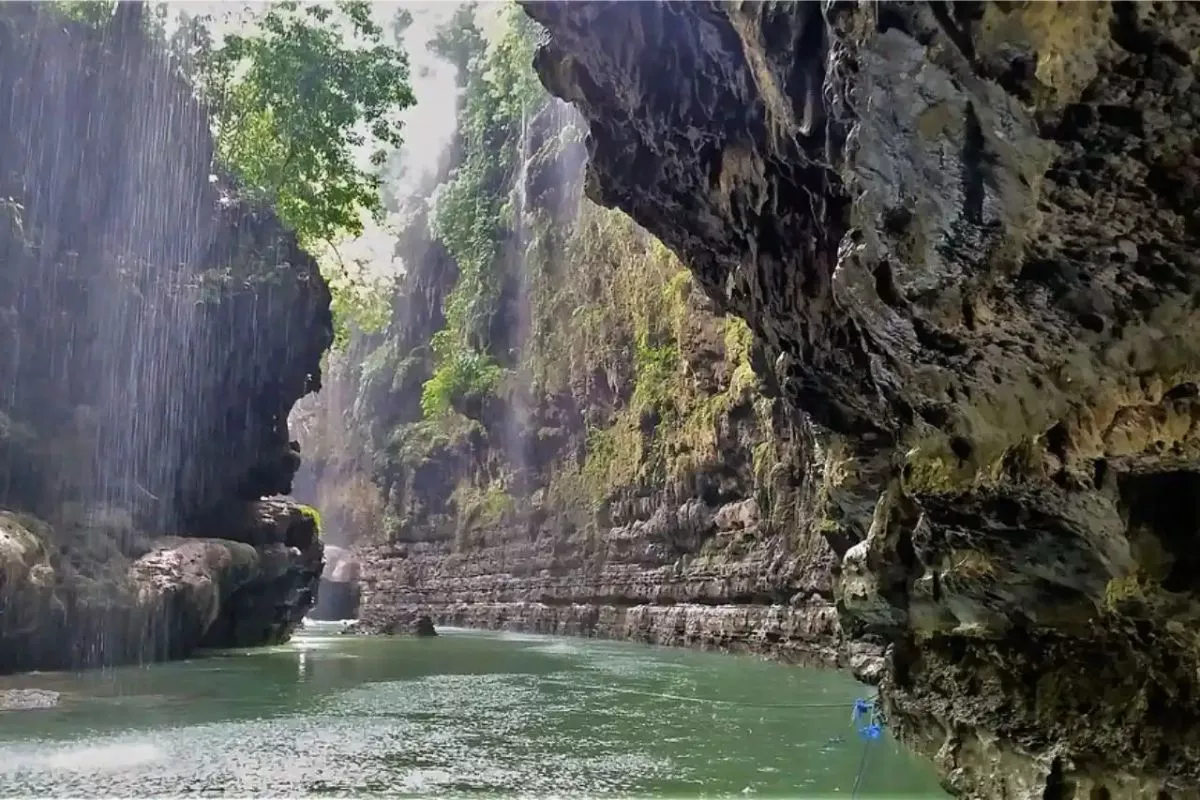 7 Destinasi Alam Tersembunyi di Jawa Barat untuk Melepas Penat