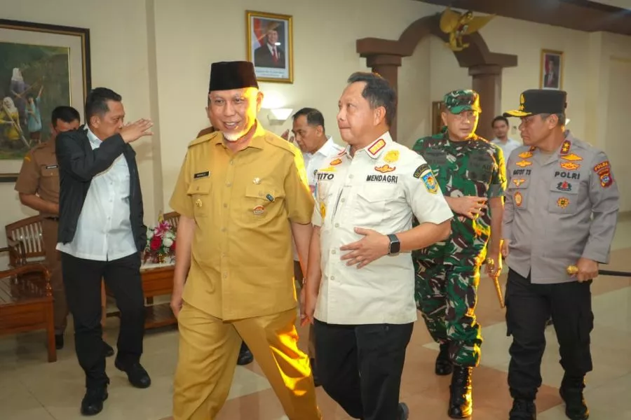 Gubernur Sumbar Sambut Mendagri di BIM Jelang Rakor Percepatan Pemulihan Pascabencana