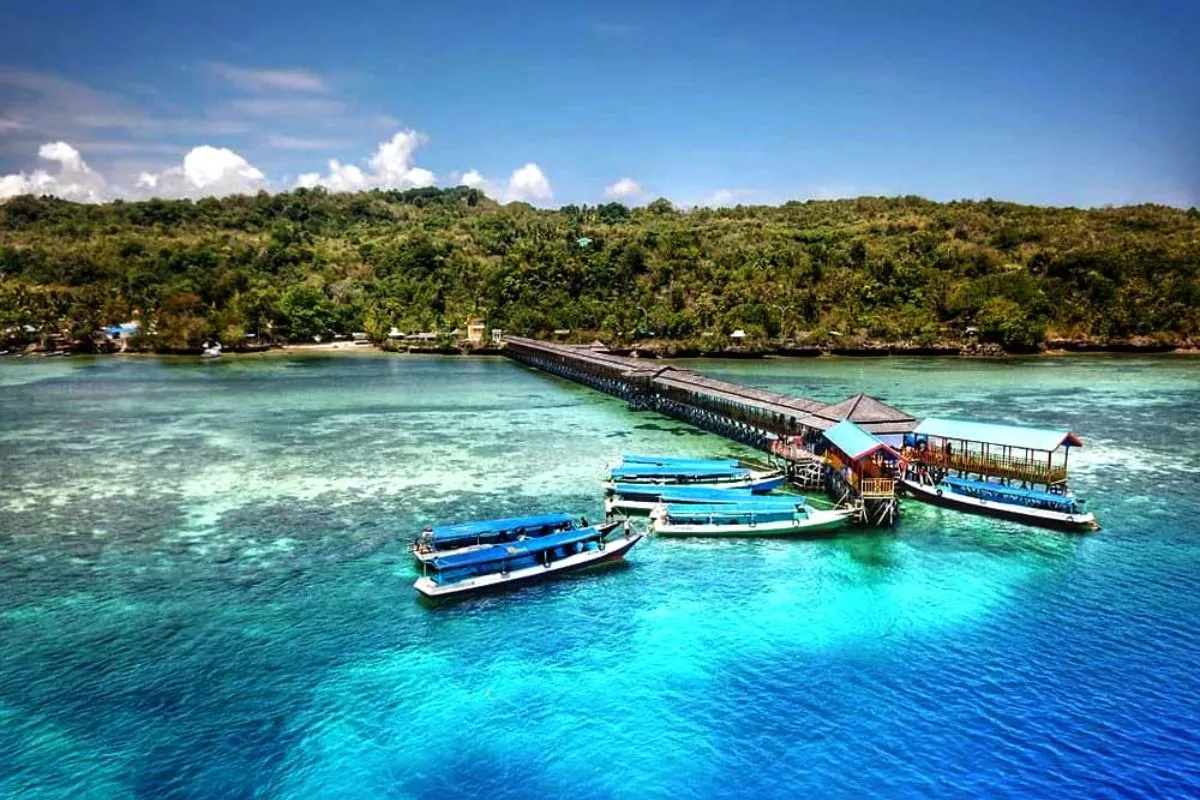 Tips Liburan ke Pulau Karampuang, Surga Bahari di Mamuju