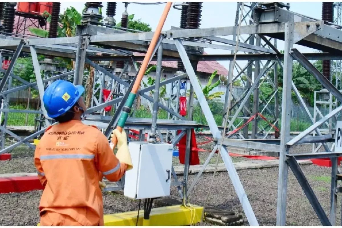 Pengamat: PLN Kunci Transisi Energi Industri dan Ekonomi Bersih 