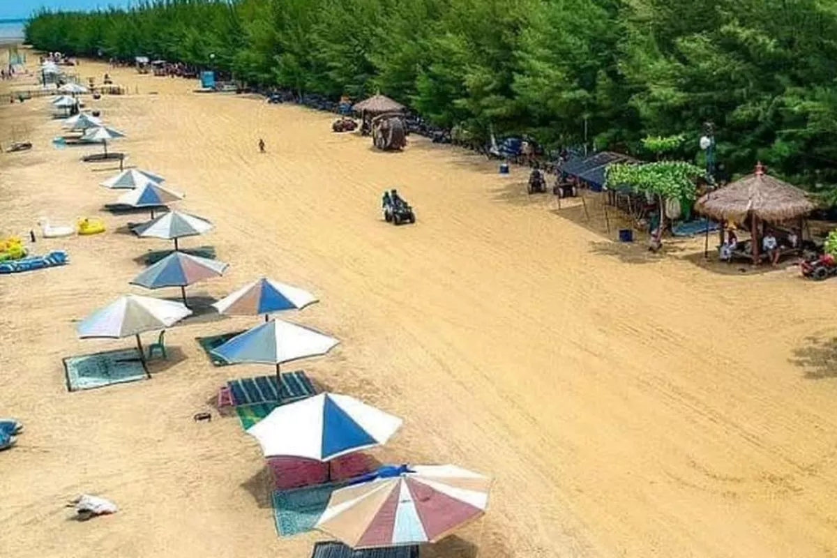 5 Pantai Sepi di Jawa Tengah untuk Liburan Keluarga yang Tenang