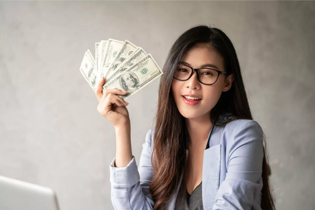 8 Aturan Hidup Orang yang Punya Uang Tapi Tidak Pernah Memamerkannya