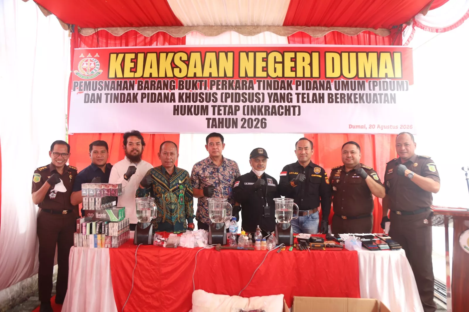 Kejari Dumai Musnahkan Ratusan Ribu Rokok Ilegal dan Barang Bukti Narkotika