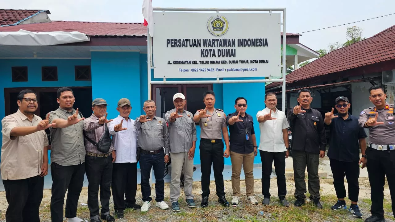 Kapolres Dumai Silaturahmi ke Kantor PWI Dumai, Perkuat Sinergi Polri dan Insan Pers