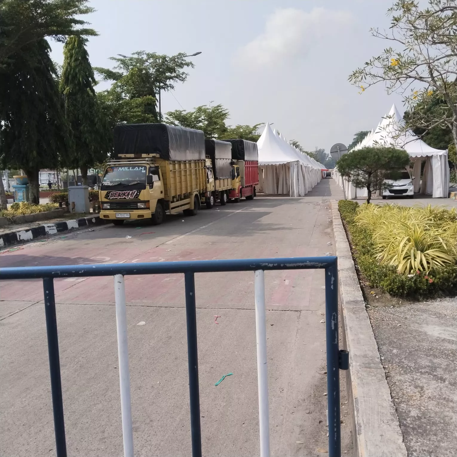 Jalan Raya Dijadikan Lokasi Event, Akses Warga Terganggu dan Jalur Kendaraan Darurat Terancam Terhambat