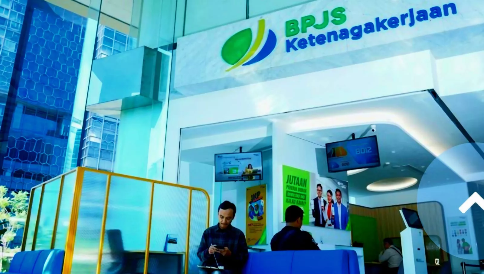 KPK Tahan Dua Tersangka Korupsi Trans Sumatra Rp.205 Milyar. Dirkeu BPJS TK, Bambang Joko Sutarto Tidak Terlibat