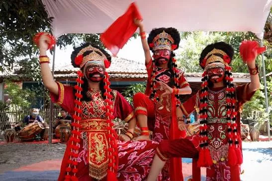 Desa Wisata Gegesik Kulon Cirebon: Wayang Kulit, Ukiran Kayu, dan Tari Topeng