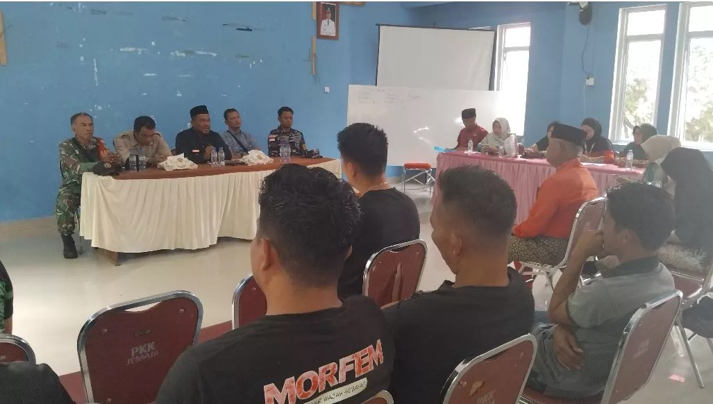 Distribusi Buah Kepayang Macet, Camat Jemaja Gelar Musyawarah Cari Solusi